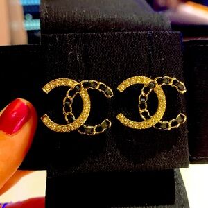 Authentic CHANEL Black Box w/White Camellia /CC black leather/ crystal earrings